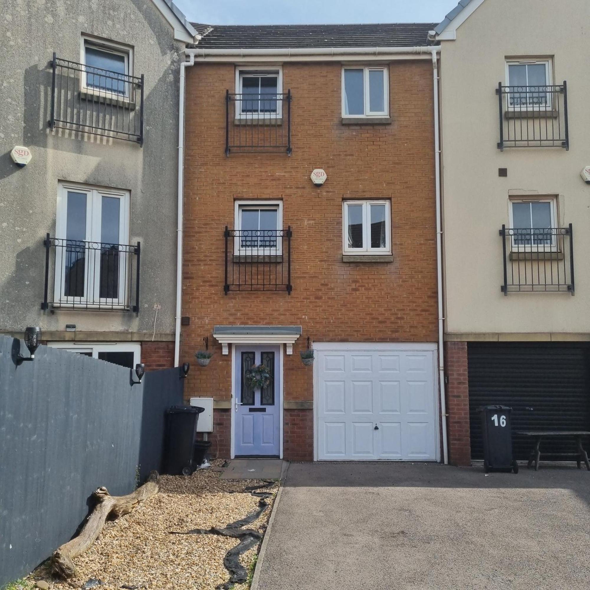Sea Escape The Tardiis Beachfront Location Aberavon Beach Sea Views Driveway Parking 포트탤벗 외부 사진